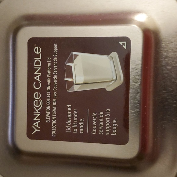 Yankee Candle Blooming Cotton Flower 19.5oz 2-wick Elevation jar - Picture 2 of 5